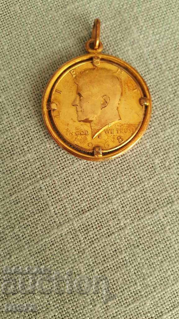 Auction Dollar medallion - gold-plated silver 1/2 dollar 1968 in hardware Auction Dollar medallion - gold-plated silver 1/2 dollar 1968 in hardware