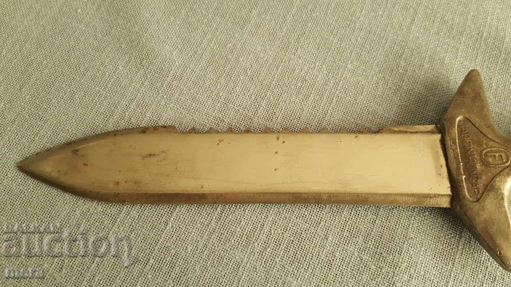 Delivery of Hungarian military submarine knife