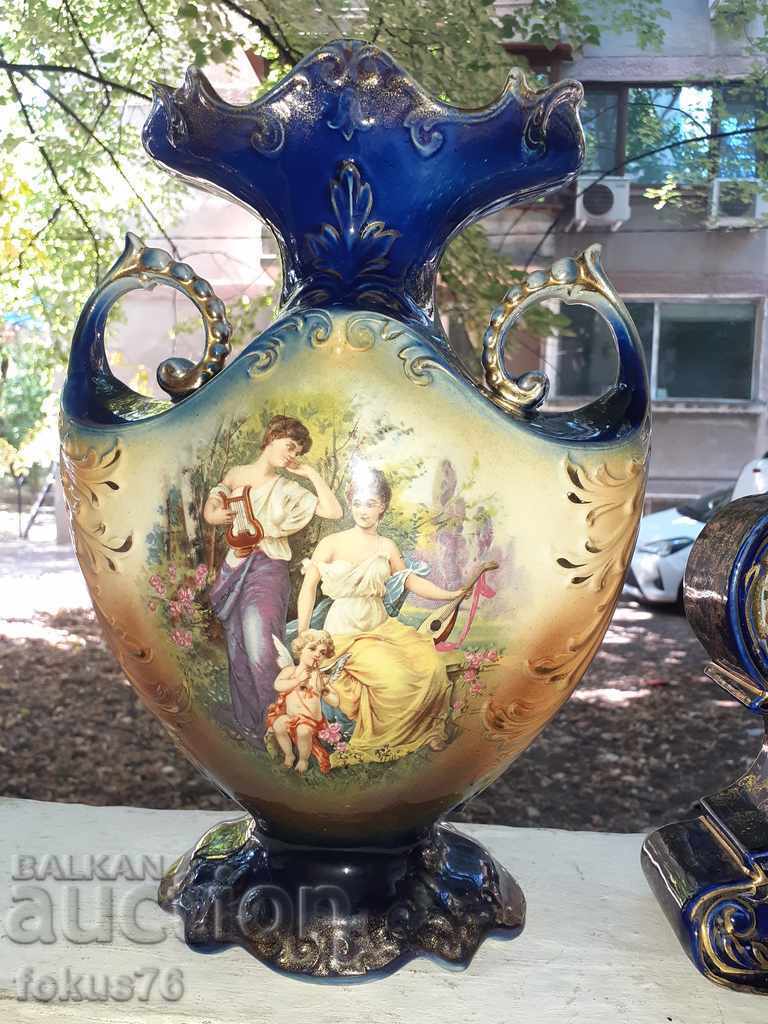 Amazing old English cobalt watch with gilding two vases with price 2400.00 BGN | € 1227.10 Amazing old English cobalt watch with gilding two vases with price 2400.00 BGN | € 1227.10