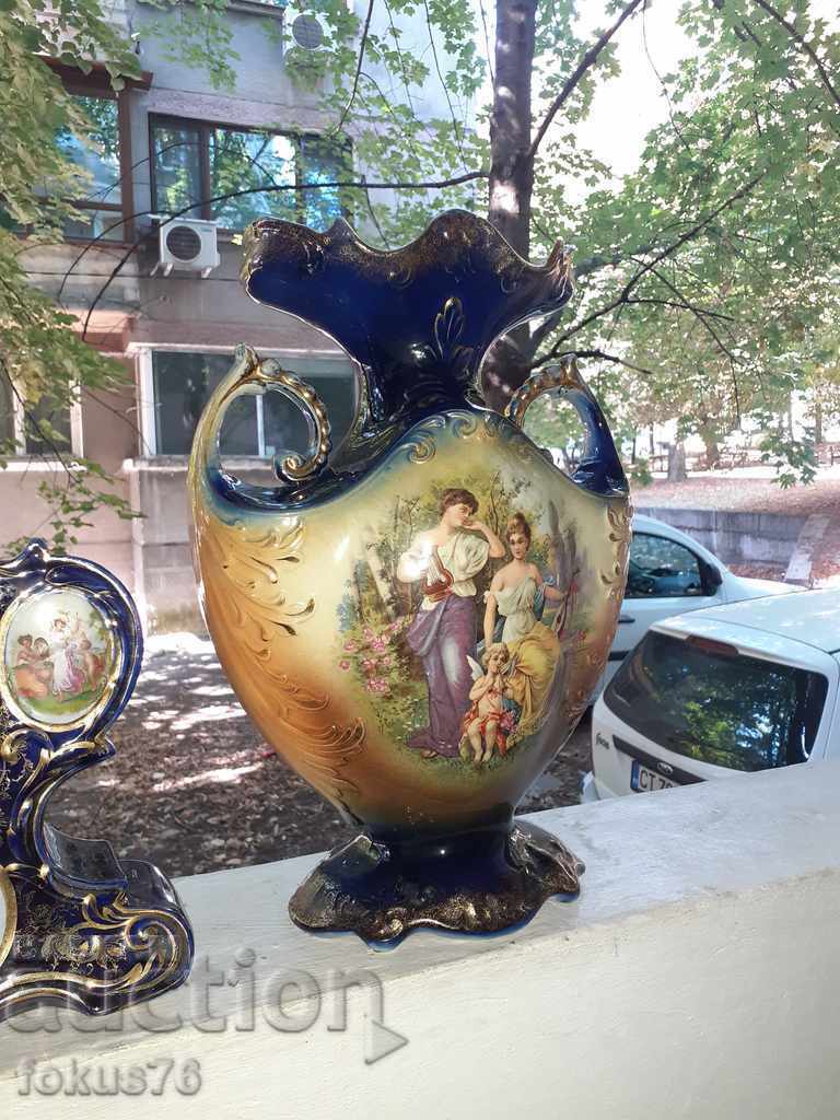 Auction Amazing old English cobalt watch with gilding two vases Auction Amazing old English cobalt watch with gilding two vases