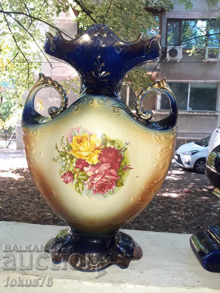 Delivery of Amazing old English cobalt watch with gilding two vases Delivery of Amazing old English cobalt watch with gilding two vases