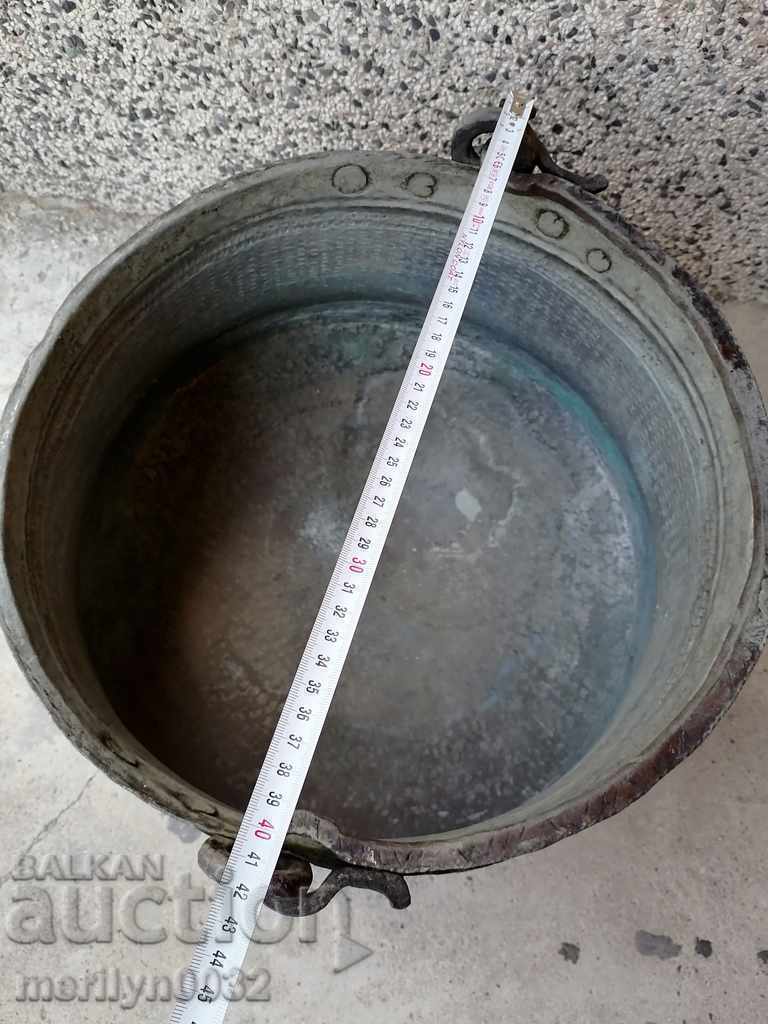 Delivery of Old harania, copper vessel, large cauldron, copper, dustpan