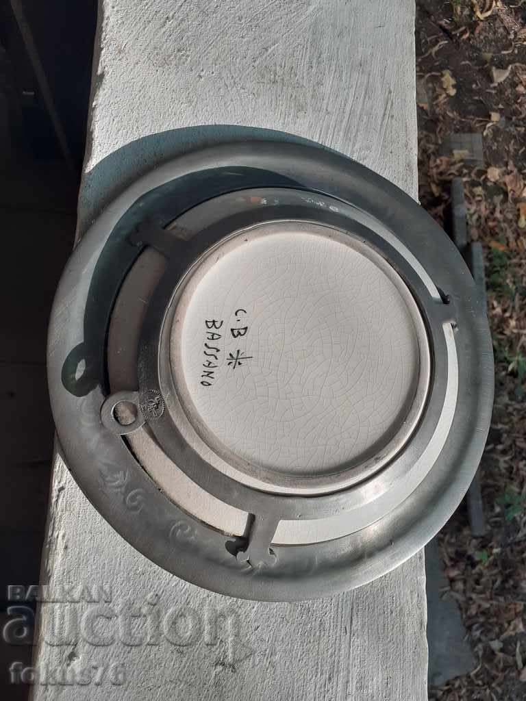 Delivery of Old and rare collector's plate for Bassano porcelain wall Delivery of Old and rare collector's plate for Bassano porcelain wall