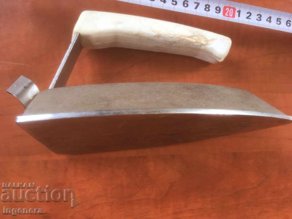 FIER FIER PENTRU INTERIOR cu preț 5.00 BGN | € 2.56