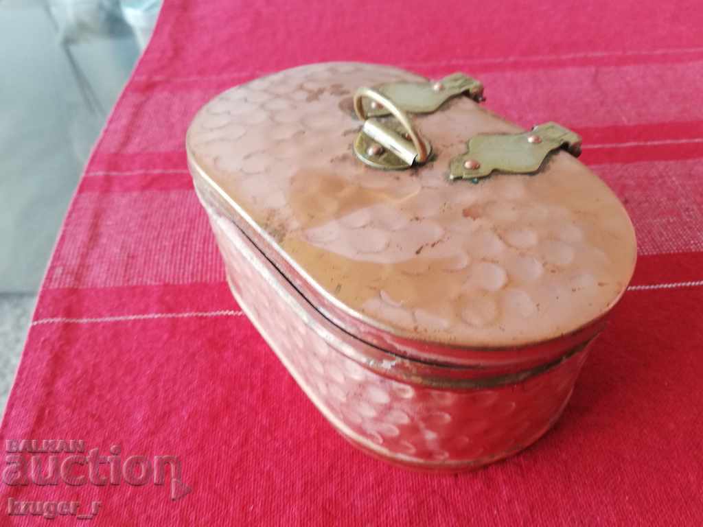 Ένα μεταλλικό κουτί - 6 Ένα μεταλλικό κουτί - 6