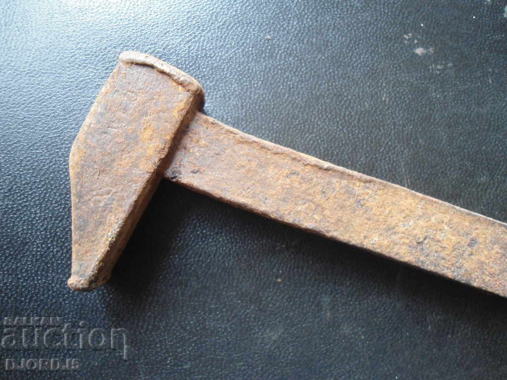 An old hammer with price 4.00 BGN | € 2.05 An old hammer with price 4.00 BGN | € 2.05