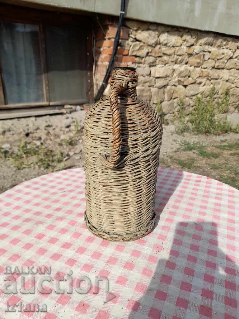 Παλιά κανάτα λυγαριά με τιμή 15.00 BGN | € 7.67 Παλιά κανάτα λυγαριά με τιμή 15.00 BGN | € 7.67