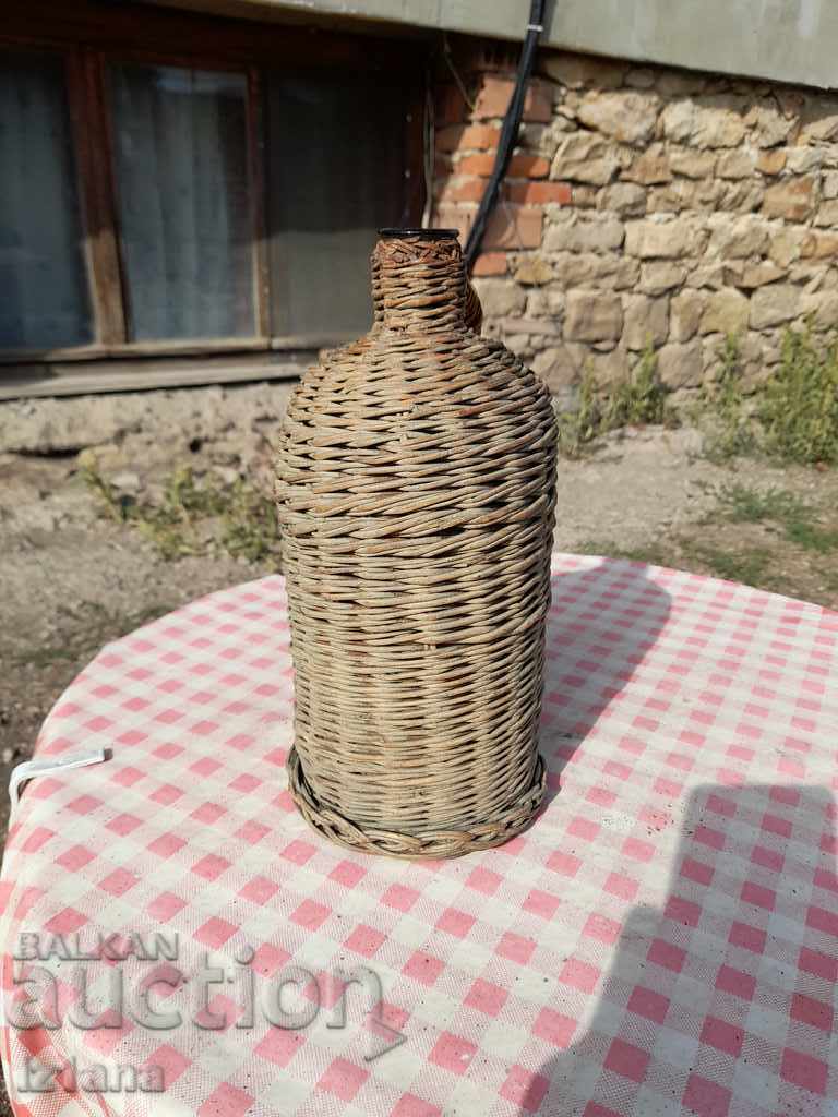 Παράδοση Παλιά κανάτα λυγαριά Παράδοση Παλιά κανάτα λυγαριά