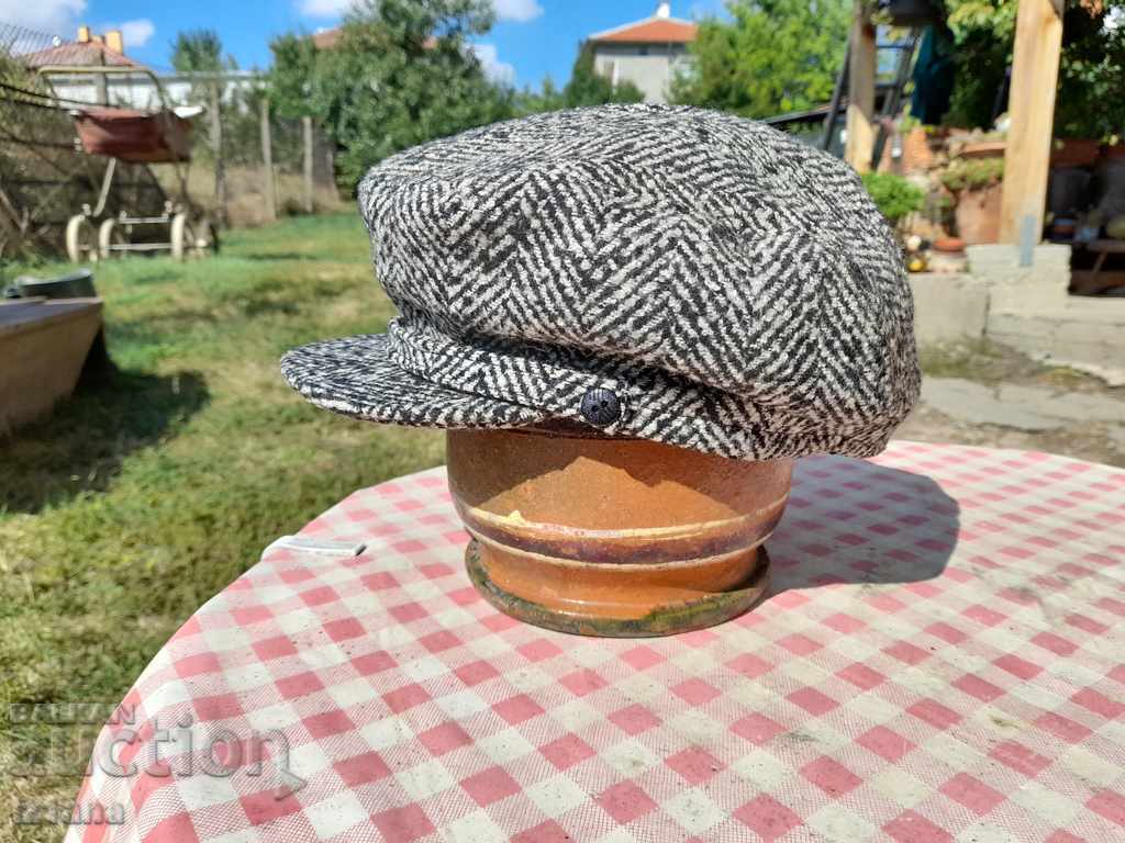 Old cap, hat with price 22.00 BGN | € 11.25 Old cap, hat with price 22.00 BGN | € 11.25
