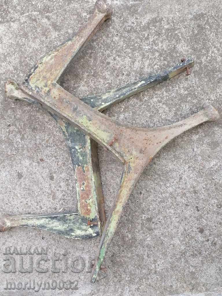 Auction Legs from the bench figured cast iron pages 30 kg 60s Auction Legs from the bench figured cast iron pages 30 kg 60s