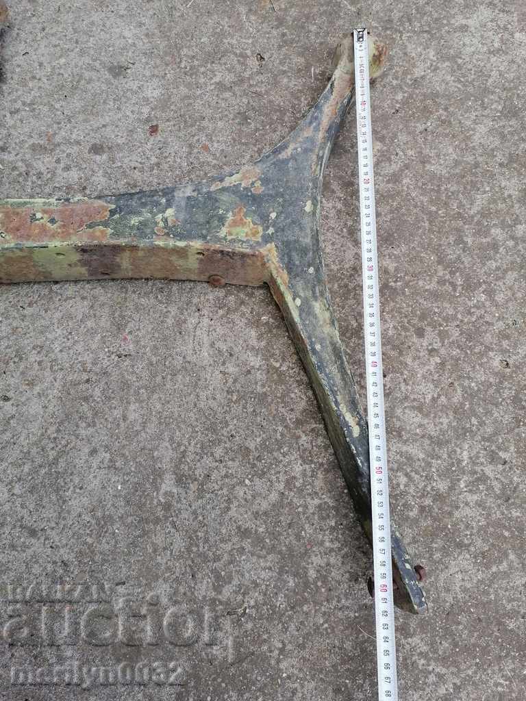Legs from the bench figured cast iron pages 30 kg 60s - 5 Legs from the bench figured cast iron pages 30 kg 60s - 5