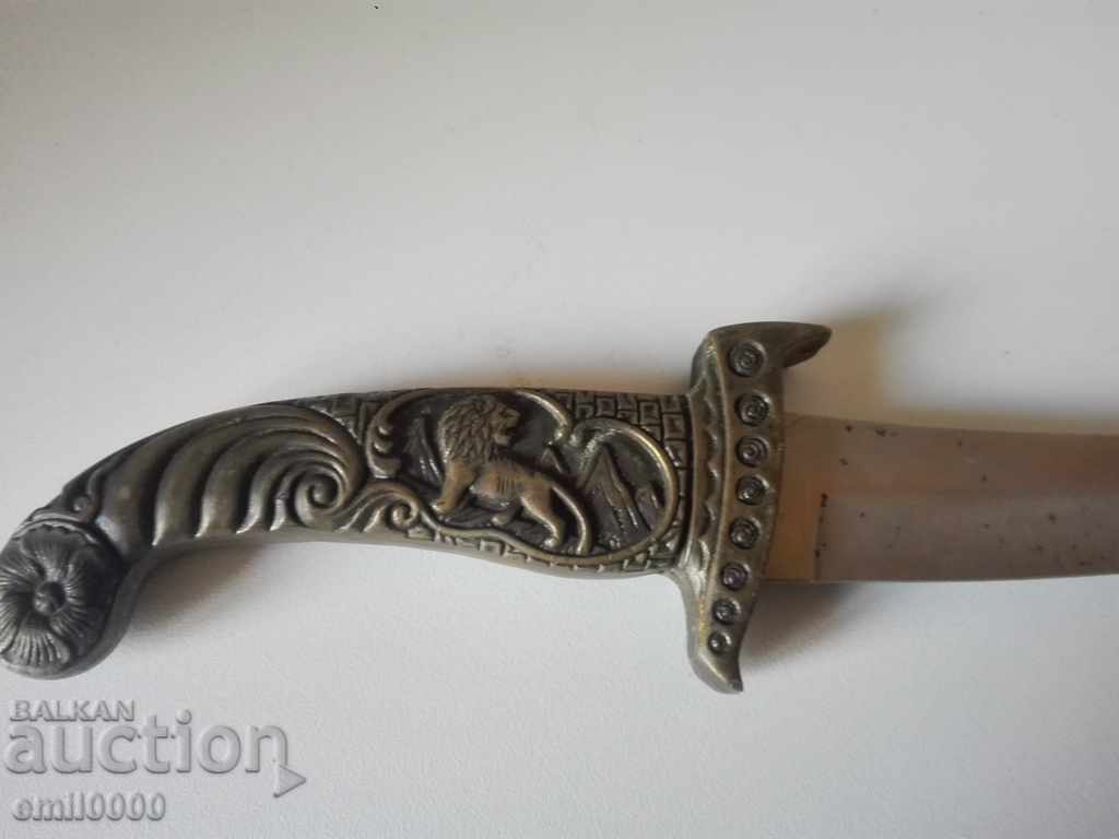 Knife with bronze handle. - 5 Knife with bronze handle. - 5