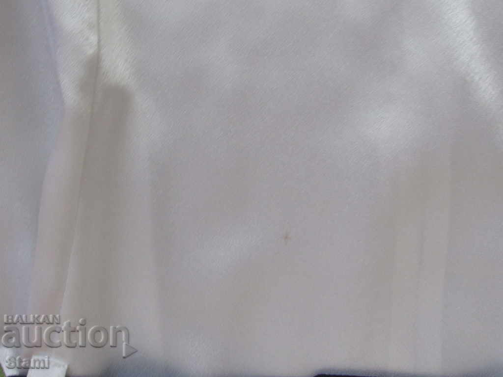 Delivery of White short satin dress with short sleeves, new, size 42 Delivery of White short satin dress with short sleeves, new, size 42