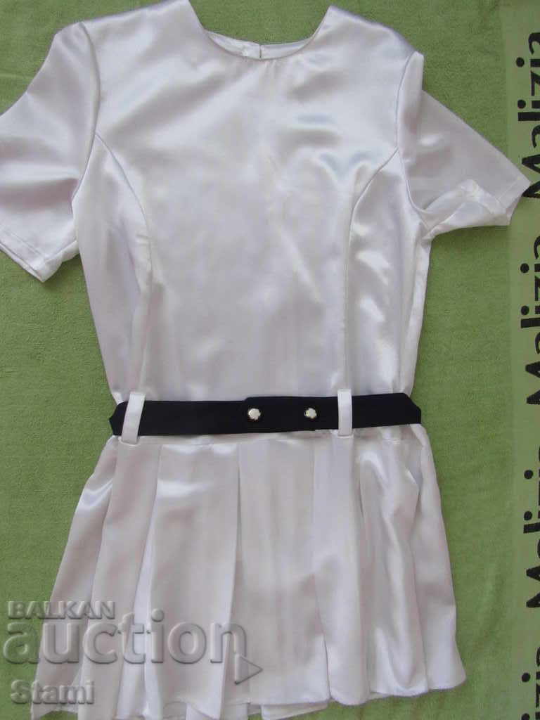 Λευκό κοντό σατέν φόρεμα με κοντά μανίκια, νέο, μέγεθος 42