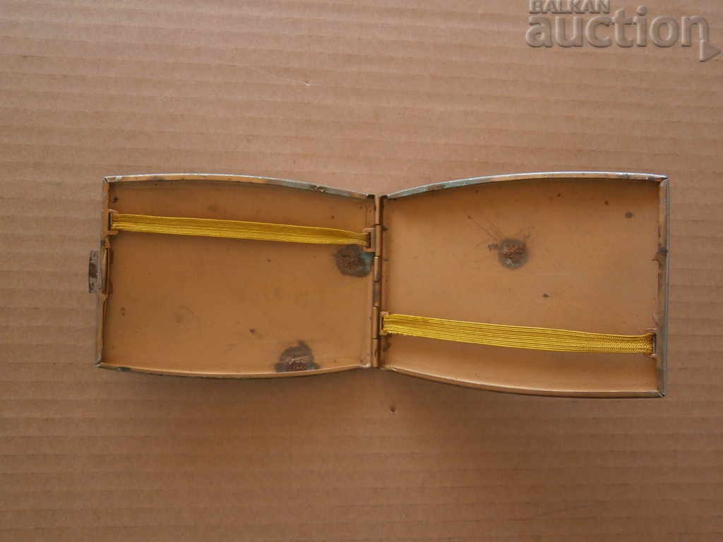 Auction old cigarette case Auction old cigarette case