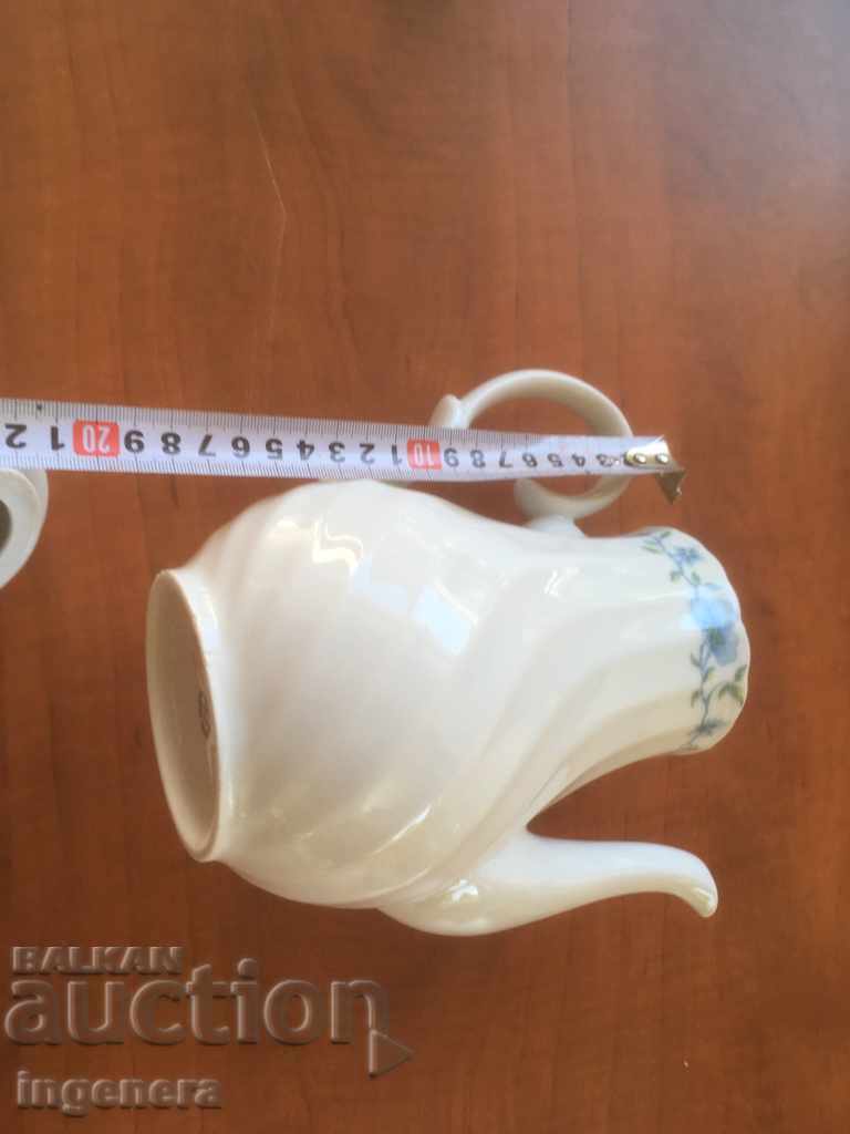 Auction  PORCELAIN PITCHER BULGARIA BEAUTIFUL WITHOUT DEFECTS