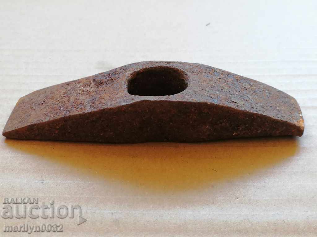 Vechi sanie ciocan, instrument, târnăcopul cu preț 34.00 BGN | € 17.38 Vechi sanie ciocan, instrument, târnăcopul cu preț 34.00 BGN | € 17.38