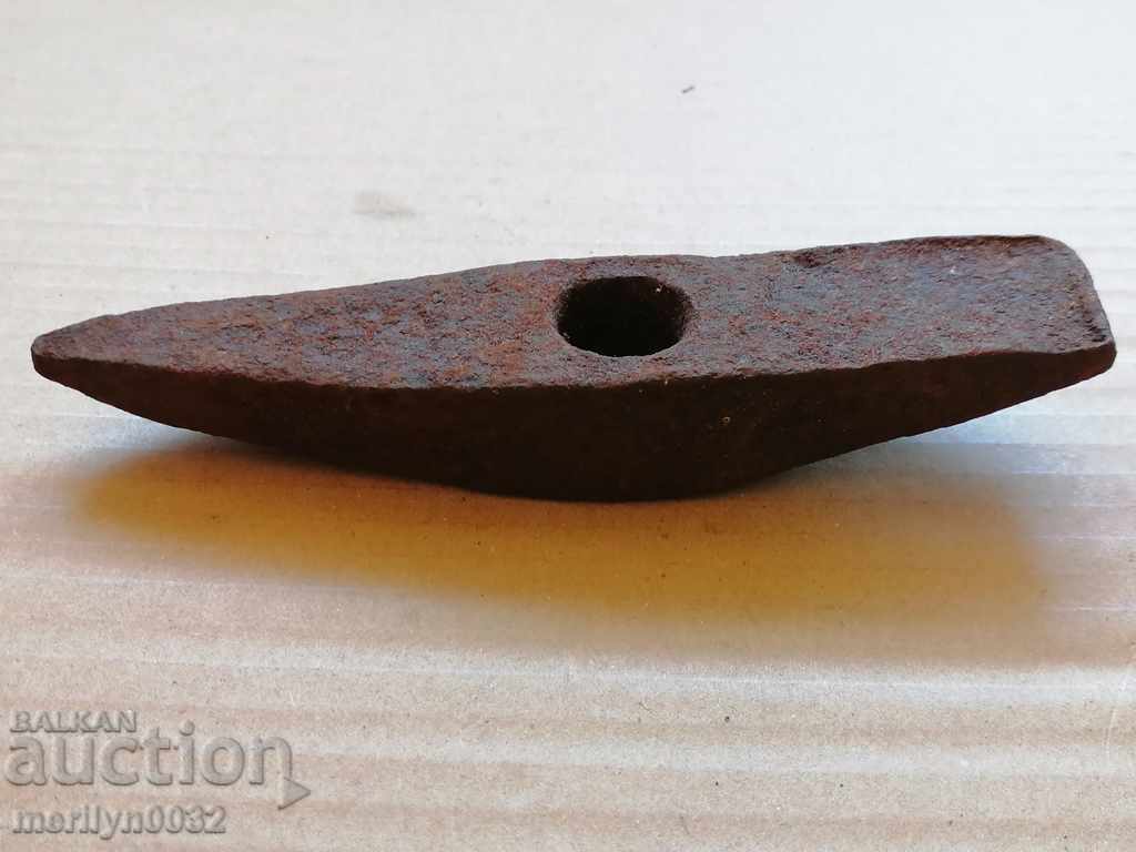 Delivery of An old stone hammer, a tool, a kink Delivery of An old stone hammer, a tool, a kink