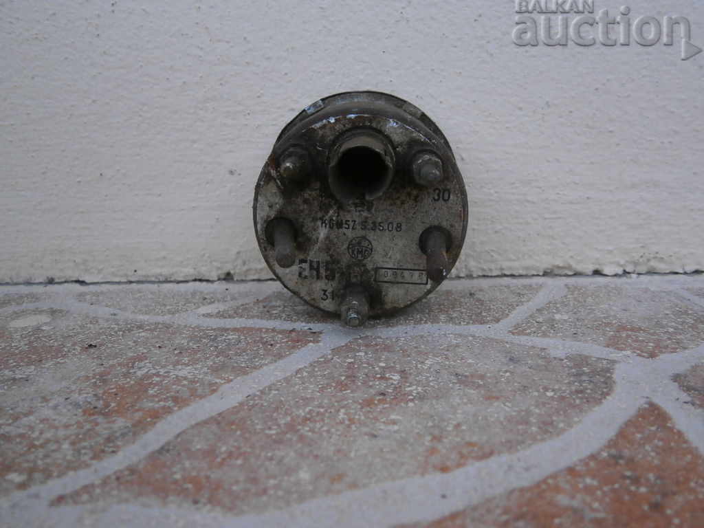 Delivery of retro car temperature meter Delivery of retro car temperature meter