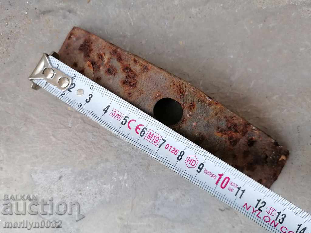 Delivery of An old stone hammer, a tool, a kink Delivery of An old stone hammer, a tool, a kink