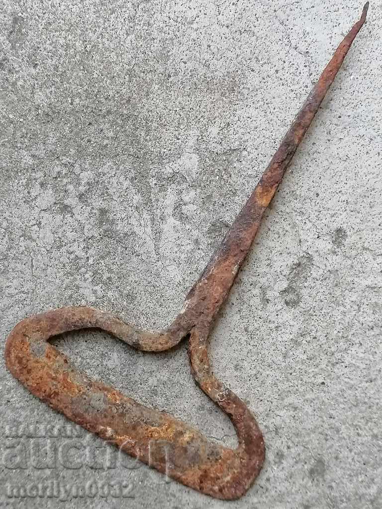 Old forged scabbard, hoe, gingerbread, gingerbread with price 39.00 BGN | € 19.94 Old forged scabbard, hoe, gingerbread, gingerbread with price 39.00 BGN | € 19.94