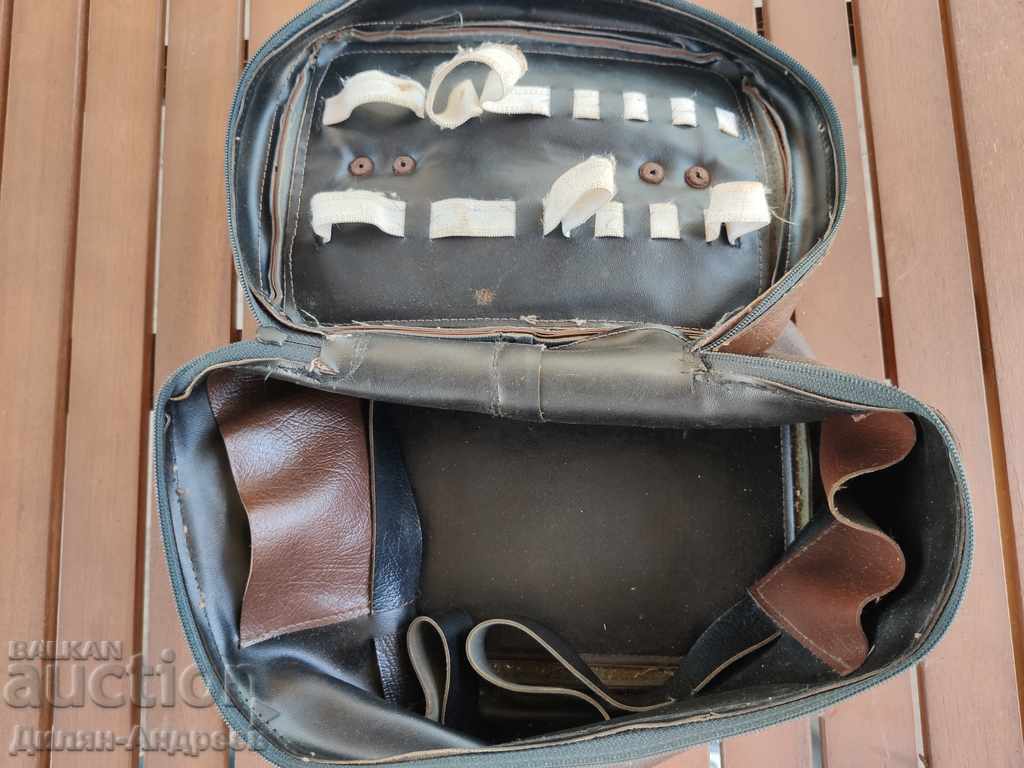 Παράδοση Μια παλιά τσάντα γιατρού από την SOC