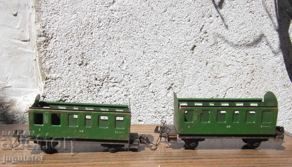 стари Германски метални ламаринени играчки вагони