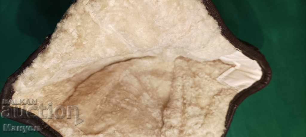 Auction I am selling an old military parachute bonnet - winter! Brand new! Auction I am selling an old military parachute bonnet - winter! Brand new!