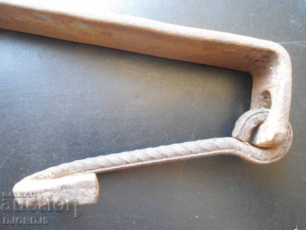 Старо ковано желязо с цена 5.00 лв. | € 2.56 Старо ковано желязо с цена 5.00 лв. | € 2.56