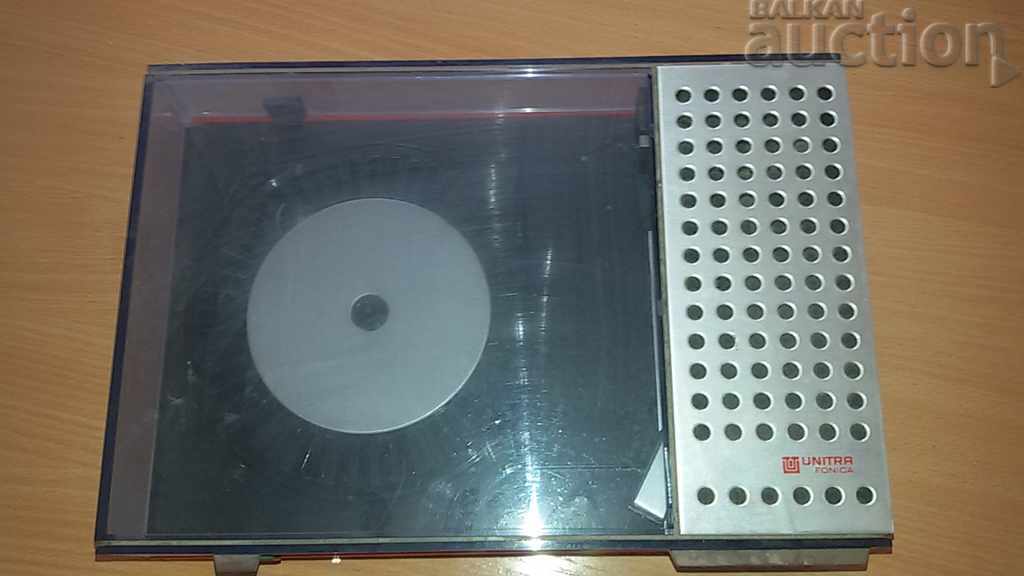 Παράδοση ρετρό γραμμόφωνο UNITRA fonica Παράδοση ρετρό γραμμόφωνο UNITRA fonica