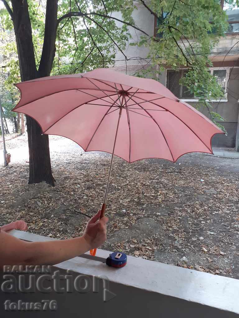 Стар антикварен чадър