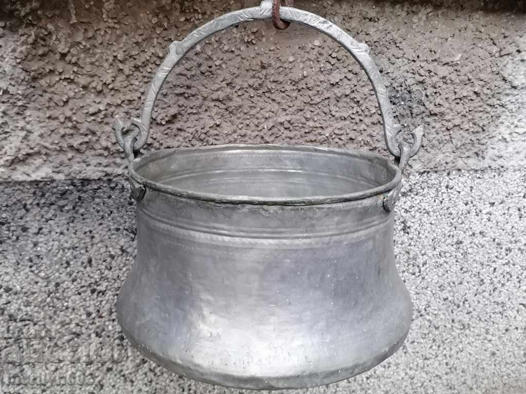 Tinned coin, cauldron, copper, copper vessel Tinned coin, cauldron, copper, copper vessel