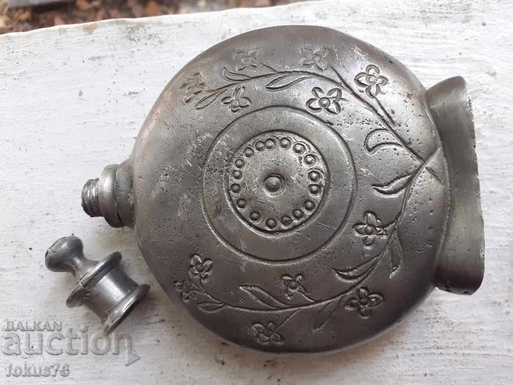 Un vechi Revival haidouk păun de staniu de plumb - 7