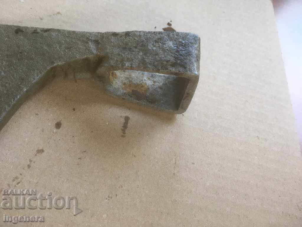 Delivery of AX AX AX A OLD FORGED TOOL Delivery of AX AX AX A OLD FORGED TOOL