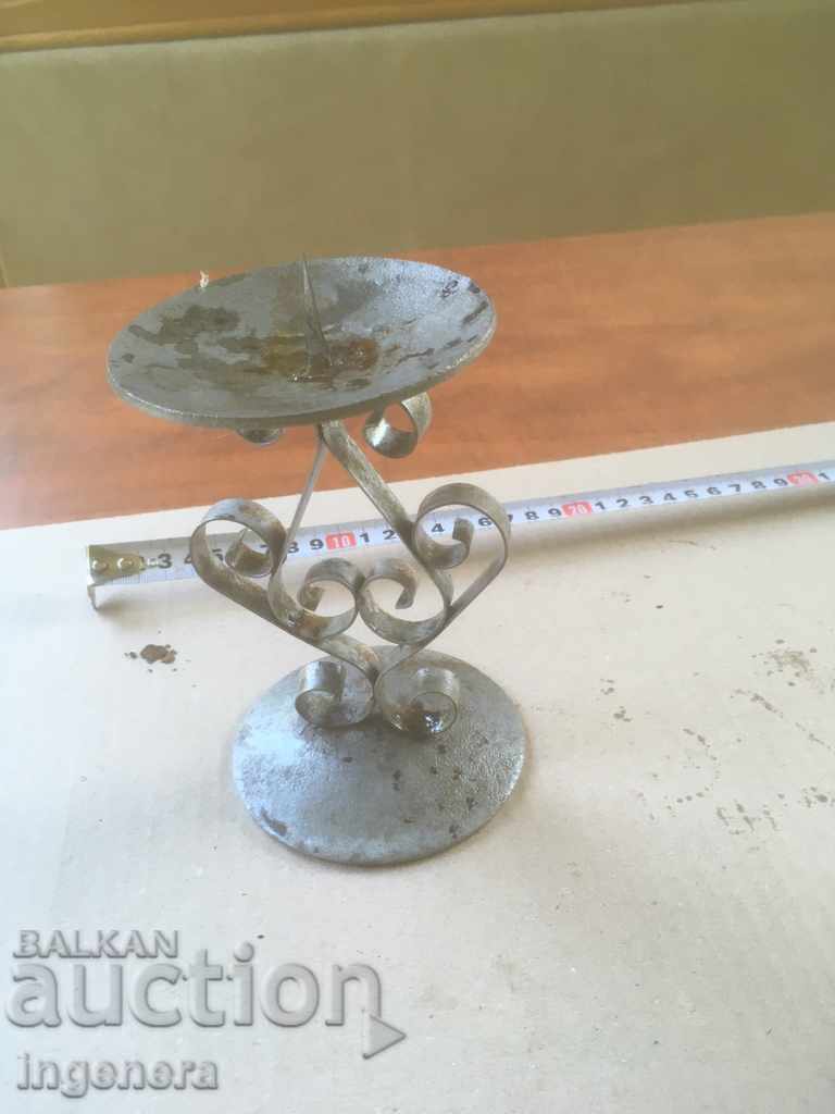 Παράδοση Κηροπήγιο σφυρήλατο σίδερο Παράδοση Κηροπήγιο σφυρήλατο σίδερο