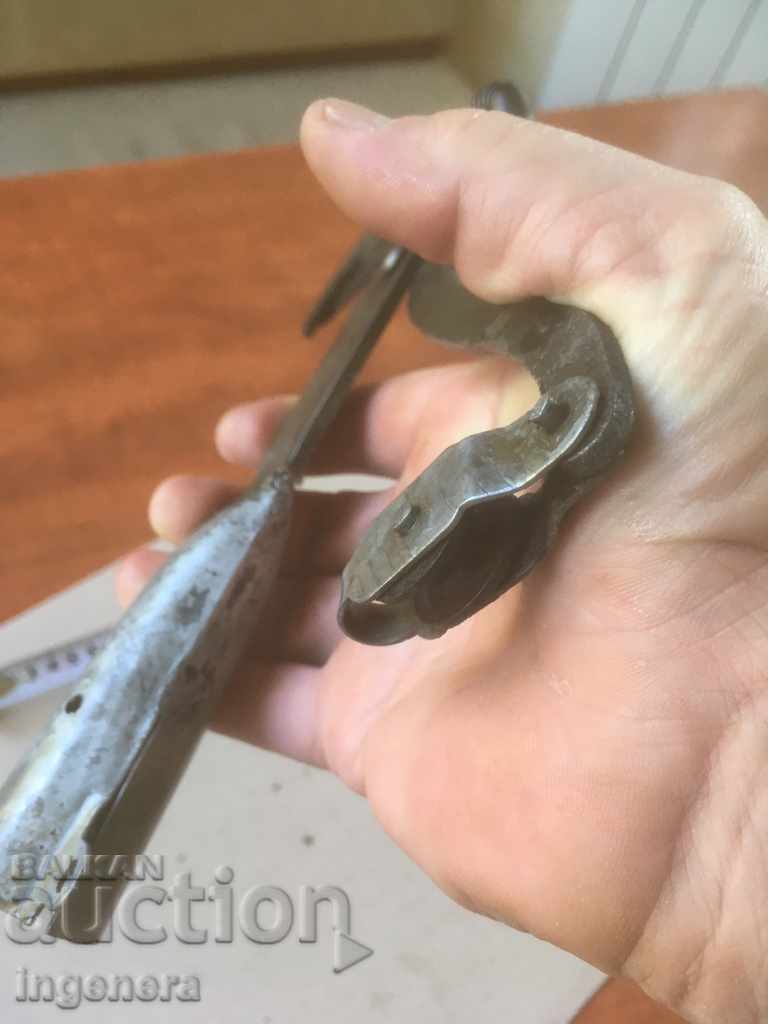 BRANCH SCISSORS WITH ROLL ANCIENT FORGED TOOL - 6 BRANCH SCISSORS WITH ROLL ANCIENT FORGED TOOL - 6