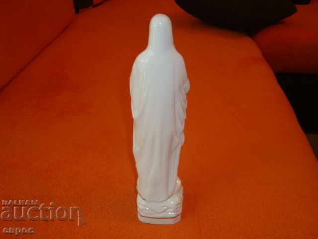 STATUETĂ DIN PORȚELAN - 5