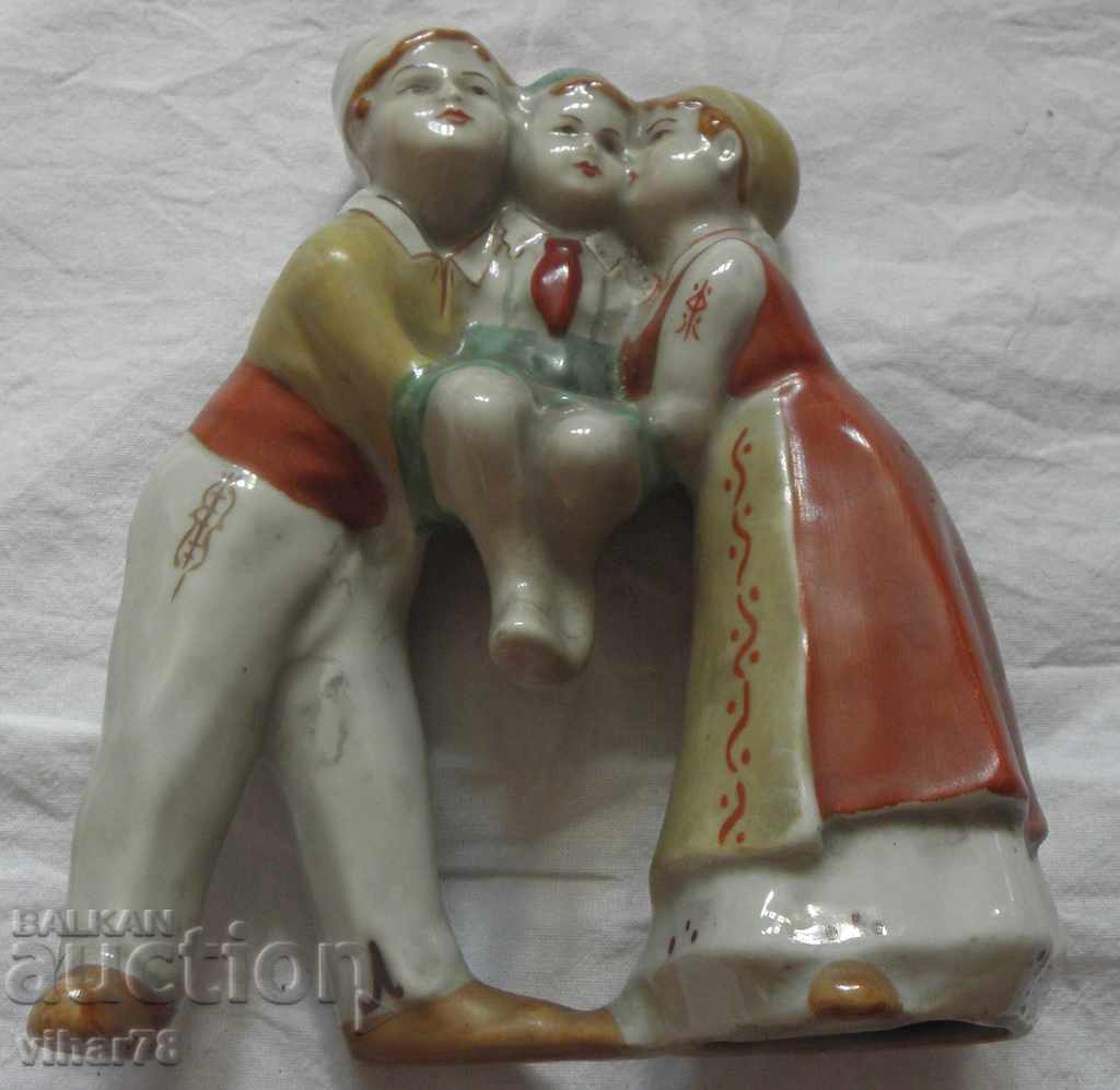 Доставка на Порцеланова фигура Доставка на Порцеланова фигура