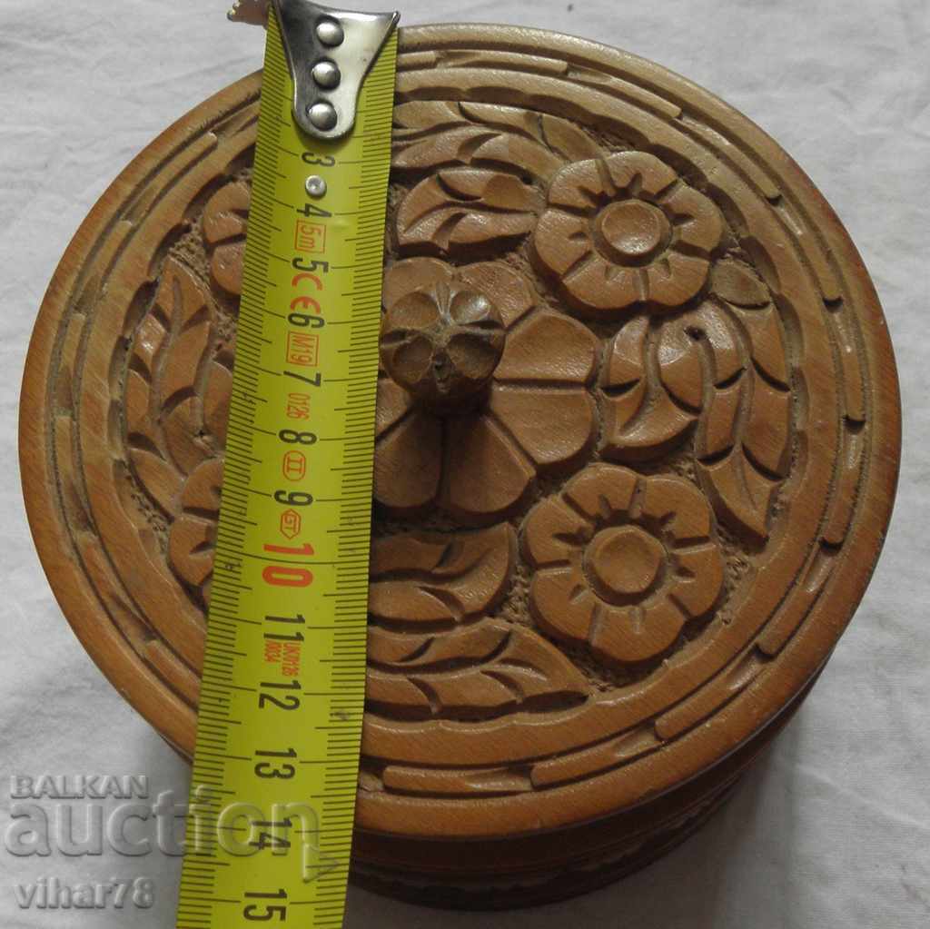 wooden cigarette case with price 29.99 BGN | € 15.33 wooden cigarette case with price 29.99 BGN | € 15.33