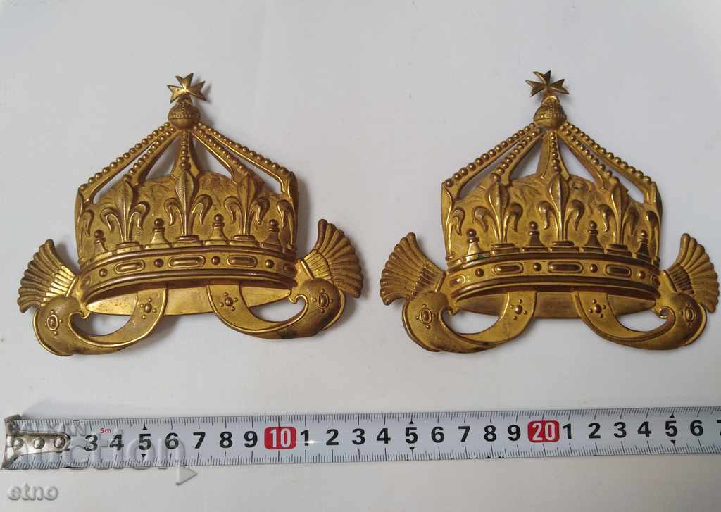 Delivery of SET OF AUTHENTIC ROYAL CROWNS-HANGERS FOR VALTRAP Delivery of SET OF AUTHENTIC ROYAL CROWNS-HANGERS FOR VALTRAP