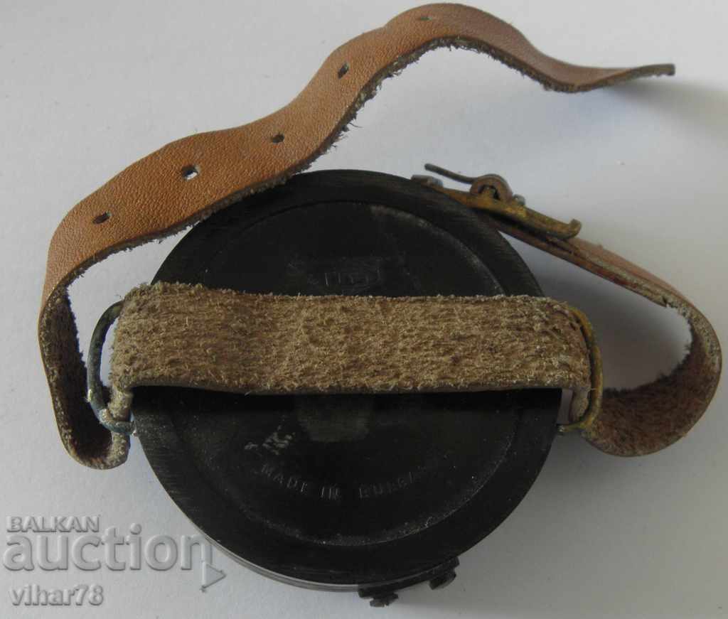 Delivery of Old army compass number 6 Delivery of Old army compass number 6