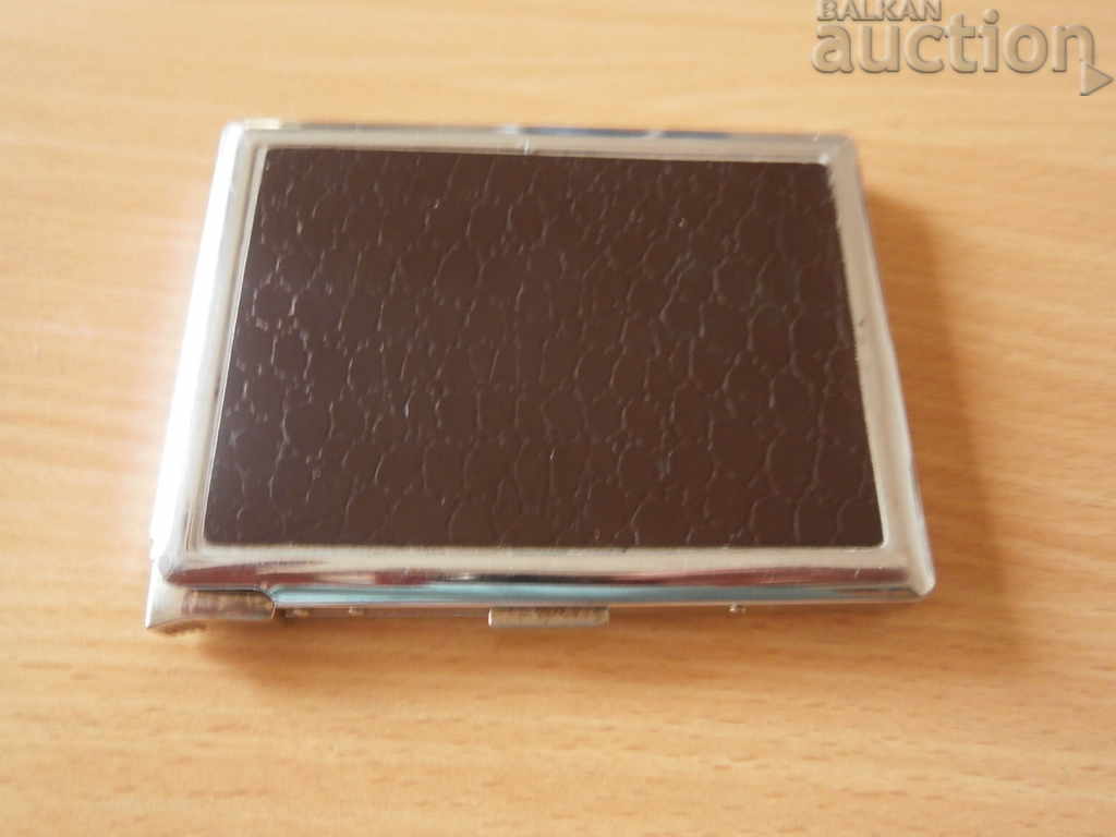 Auction retro cigarette case with lighter Auction retro cigarette case with lighter