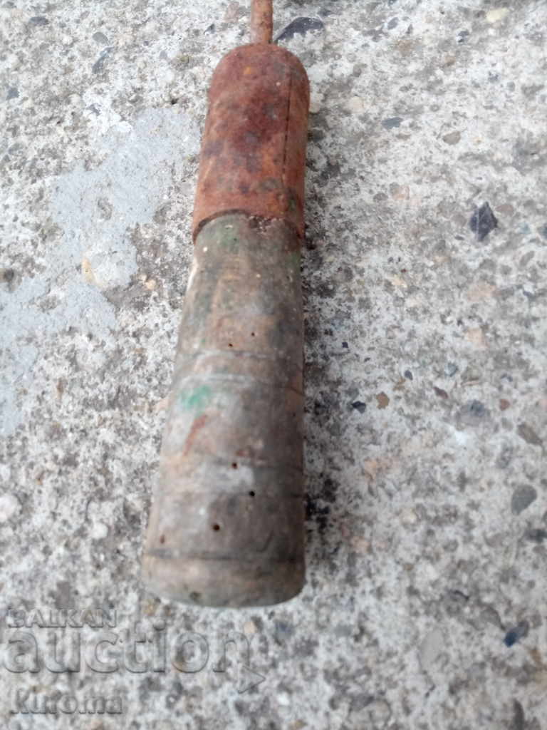 Licitație o șurubelniță vechi