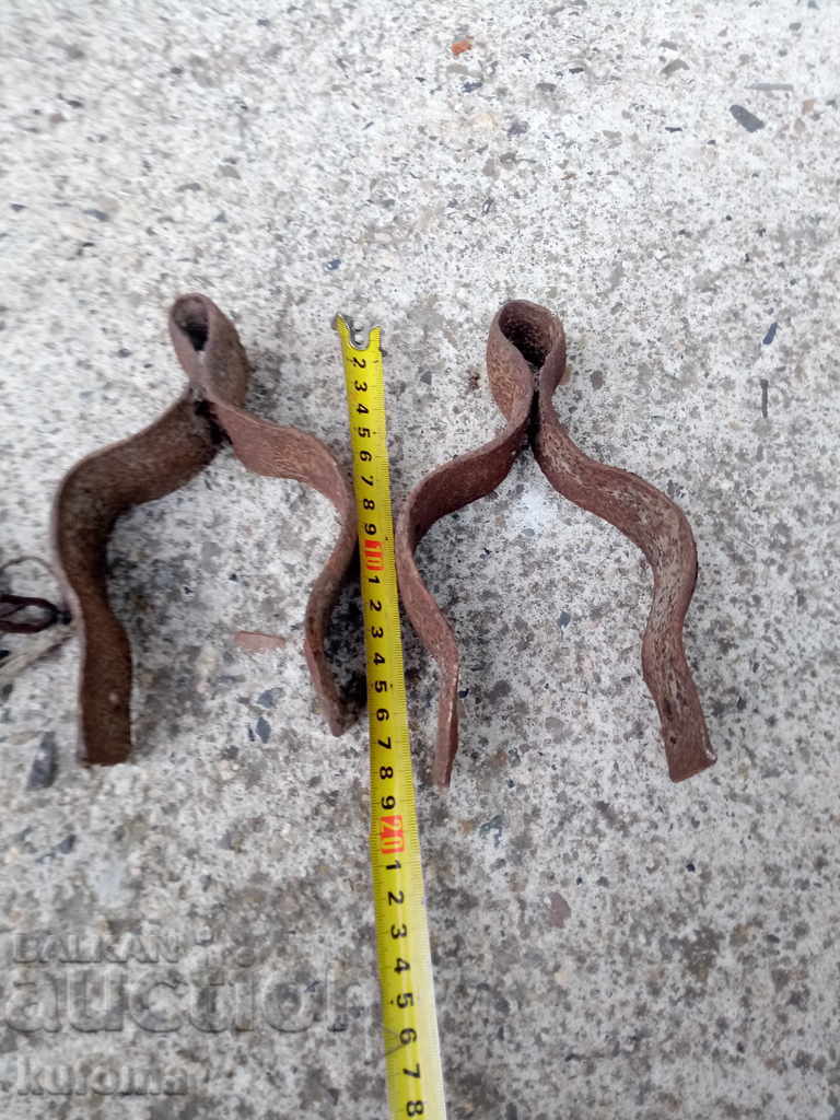 Old forged brackets with price 9.99 BGN | € 5.11 Old forged brackets with price 9.99 BGN | € 5.11