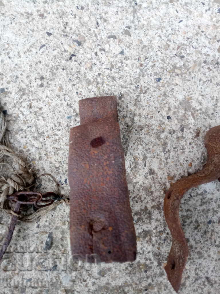 Auction Old forged brackets Auction Old forged brackets