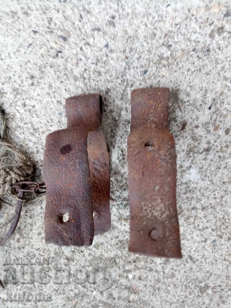 Delivery of Old forged brackets Delivery of Old forged brackets