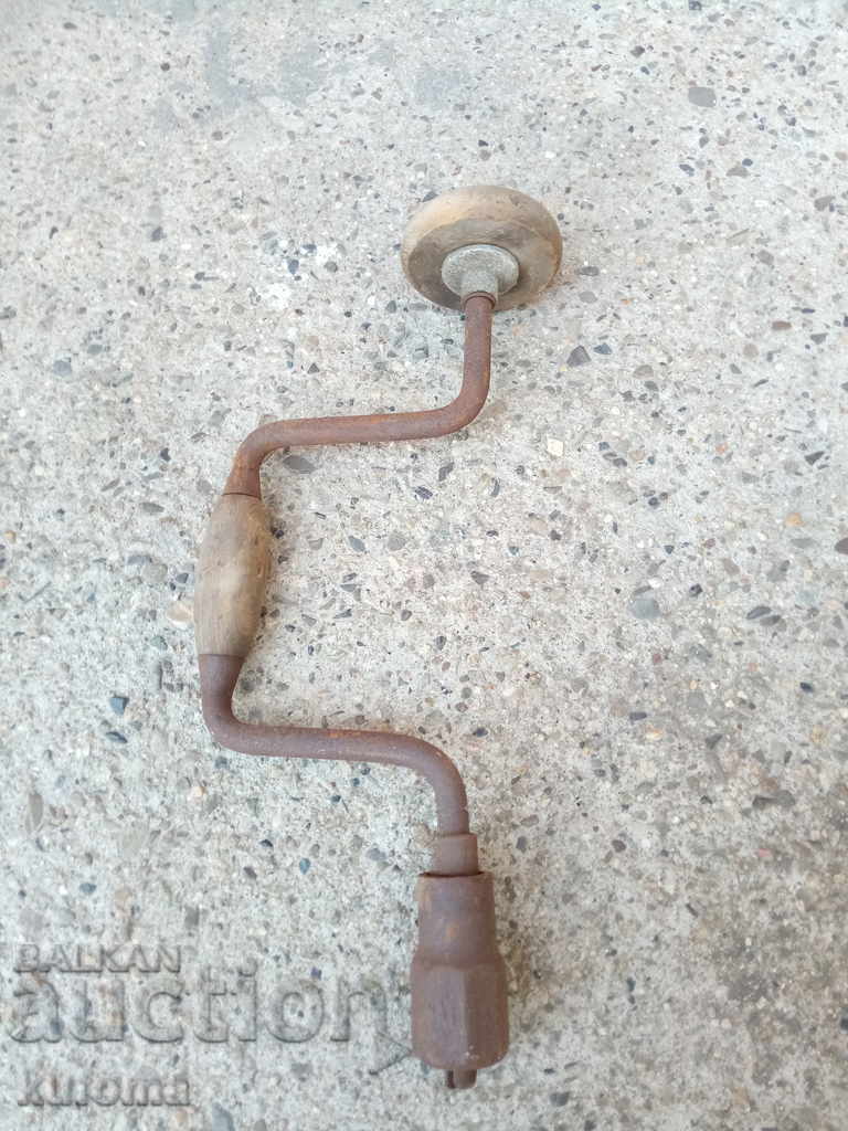 Old apple with price 9.99 BGN | € 5.11 Old apple with price 9.99 BGN | € 5.11