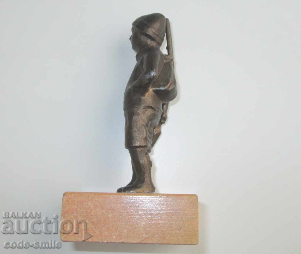 Стара метална фигура статуетка Момче Ловец с пушка - 5 Стара метална фигура статуетка Момче Ловец с пушка - 5