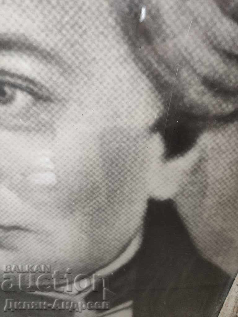 Vintage πορτρέτο σε πλαίσιο με γυαλί με τιμή 10.00 BGN | € 5.11 Vintage πορτρέτο σε πλαίσιο με γυαλί με τιμή 10.00 BGN | € 5.11