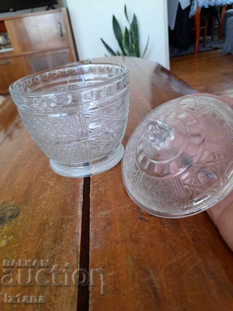 Παράδοση Παλιό γυάλινο μπολ με ζάχαρη